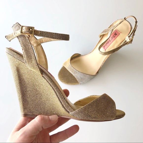 blue by betsey johnson taryn wedge